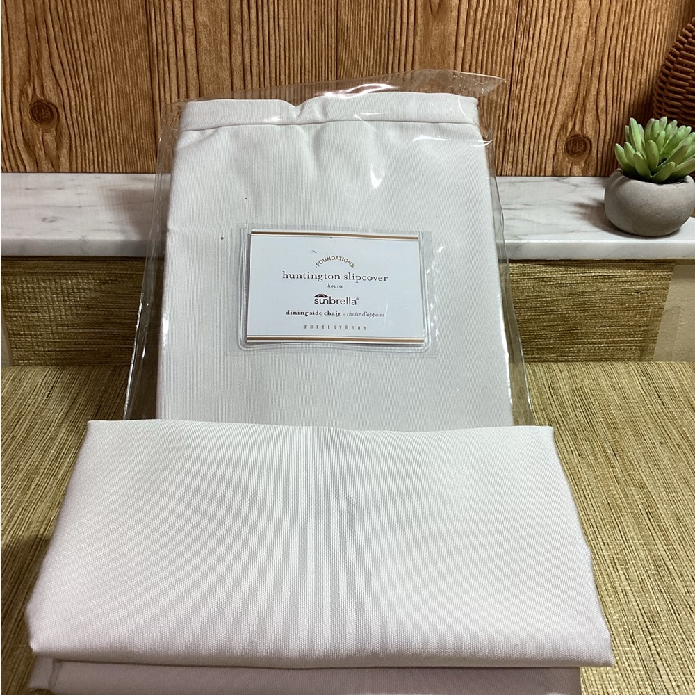 Pottery Barn Huntington Slipcover - Cream
